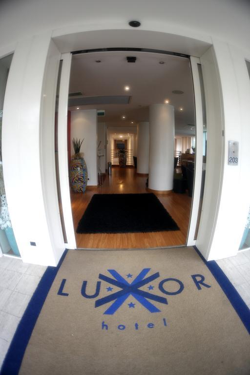 Hotel Luxor Ріміні Екстер'єр фото